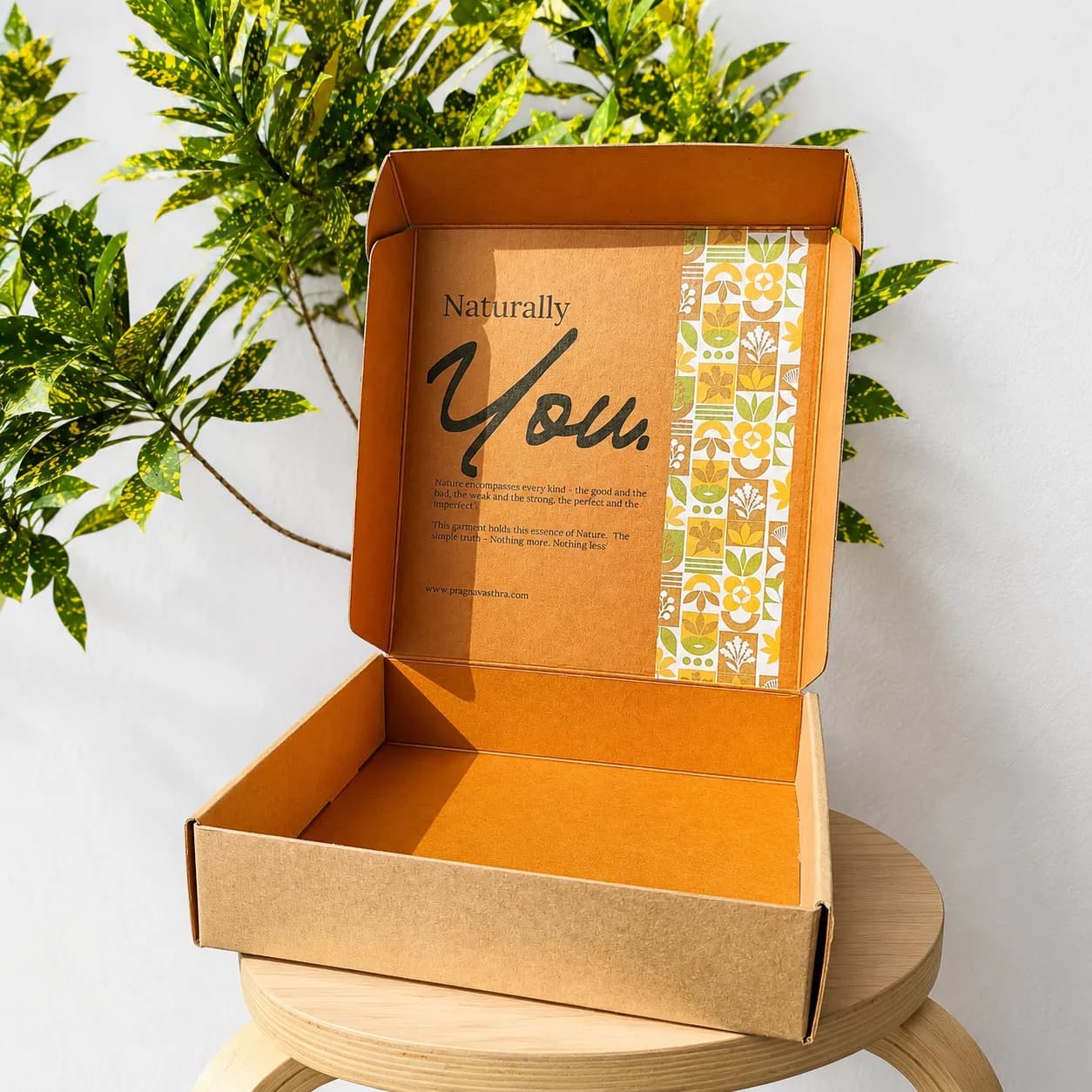 Self-Locking Corrugated Box